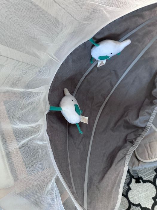 Balansoar electric pentru bebeluși – funcționează pe baterii (fără înc