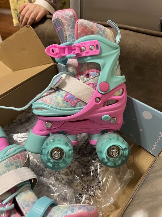 Ролкови кънки момиче