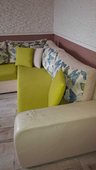 Продавам ъглов диван