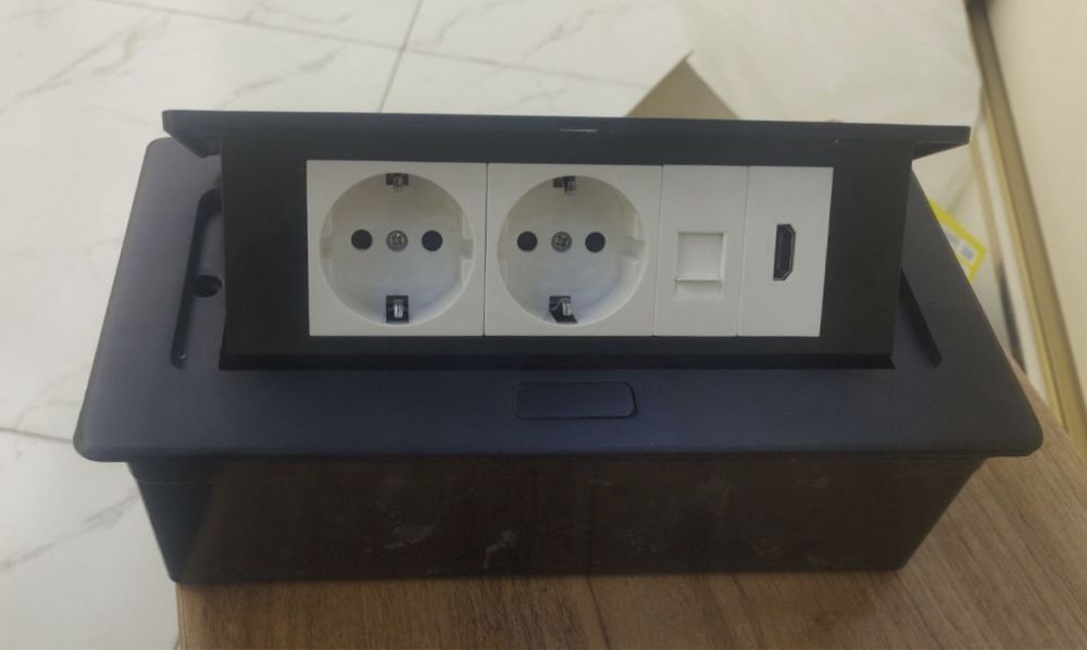 Розетка настольная Розетка наполная Лючок Socket Встриваемый роз