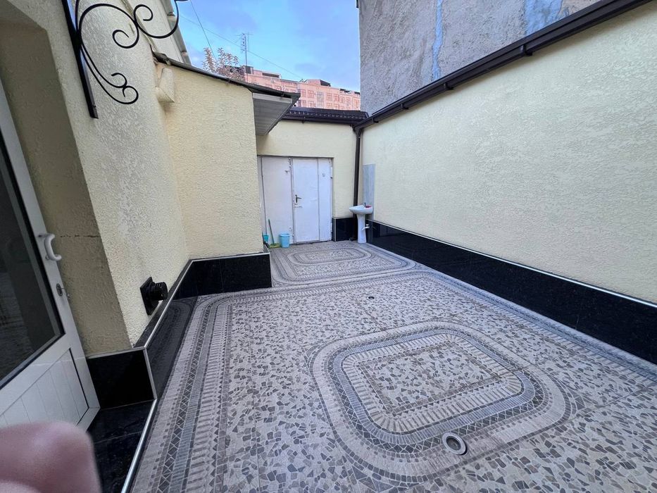 Arendaga uzoq muddatga hamma sharoit bor 3 xonali vakzal hududi sentr