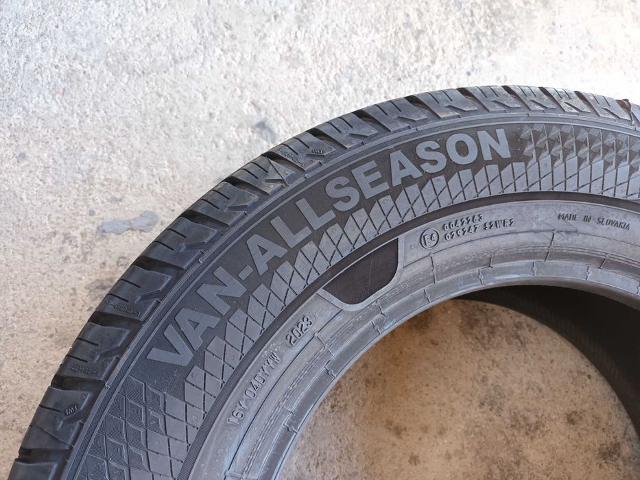 2 Нови бусови гуми 235/65R16C Semperit Van-AllSeason 115/113R M+S