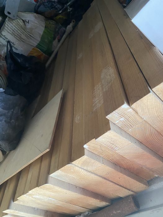 Қалын ағаш баспалдақ