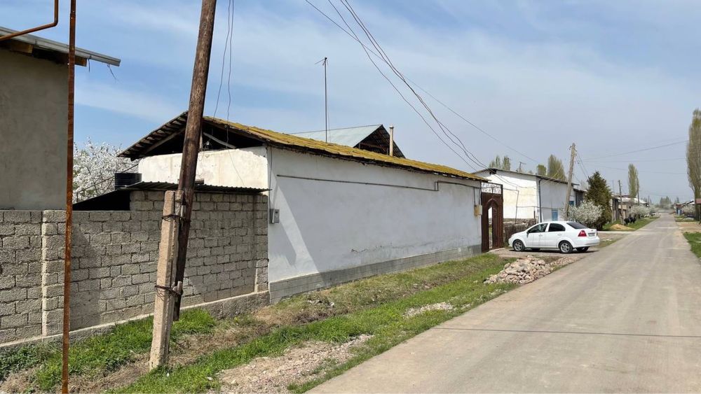 Hovli sotiladi Yuqori chirchiq yangibozor oq ovul maxallasi