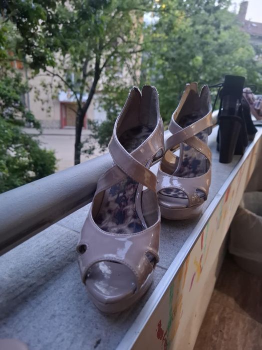 Официални обувки бежови