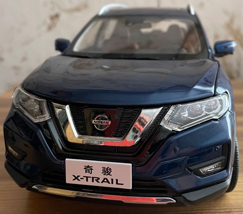 NISSAN X-TRAIL 2018 Мощаб 1:18 PAUDI Model
