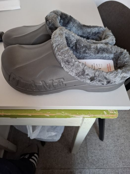 Vind papuci captusiti