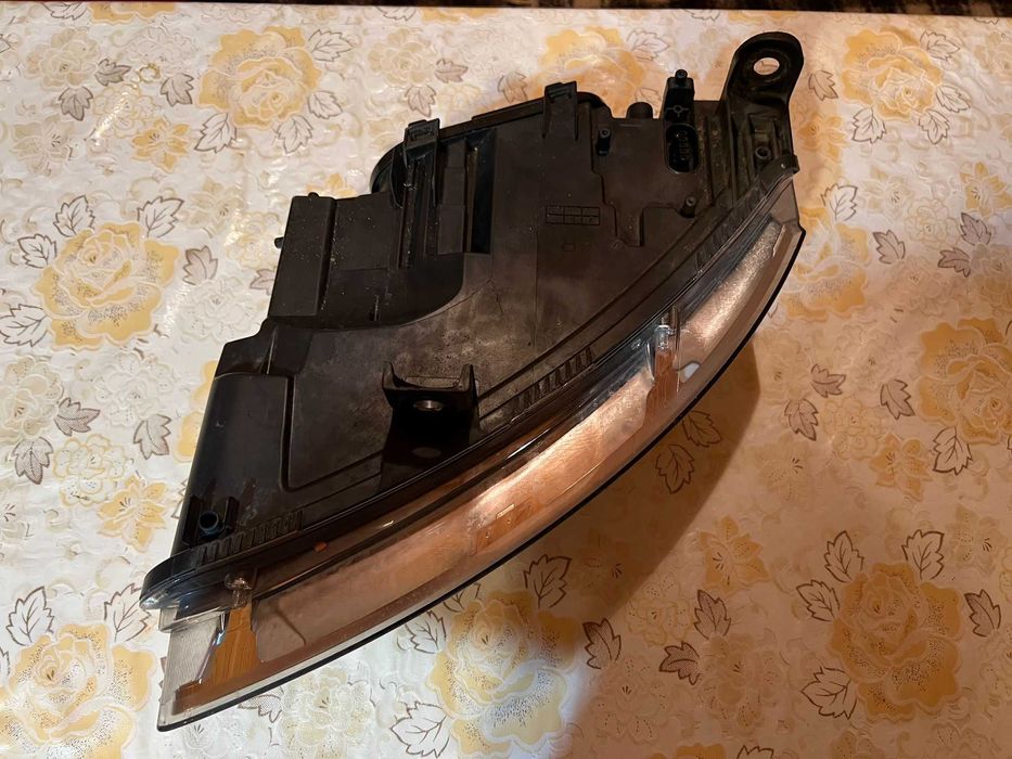 Vand Far dreapta Audi A6 C6 Bi-Xenon cu lupa