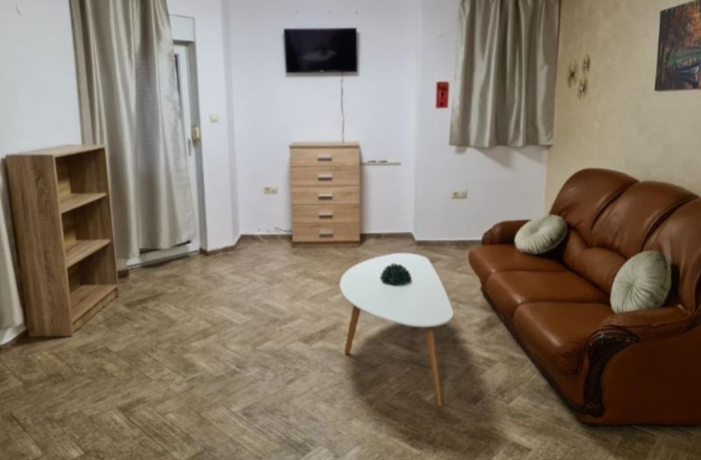 Трестаен обзаведен, нов, Пловдив,  център