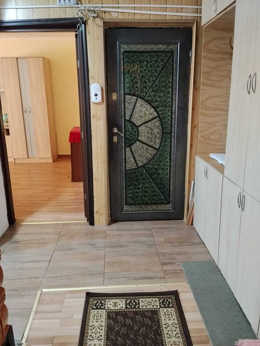 Vand sau schimb cu casa , apartament cu 2 camere !!!