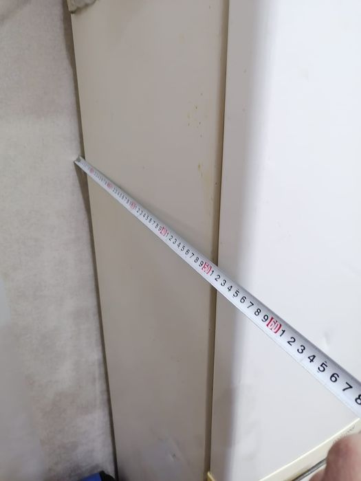 Холодильник Samsung небольшой.