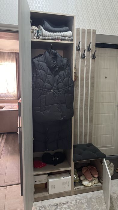 Продается прихожая почти новая