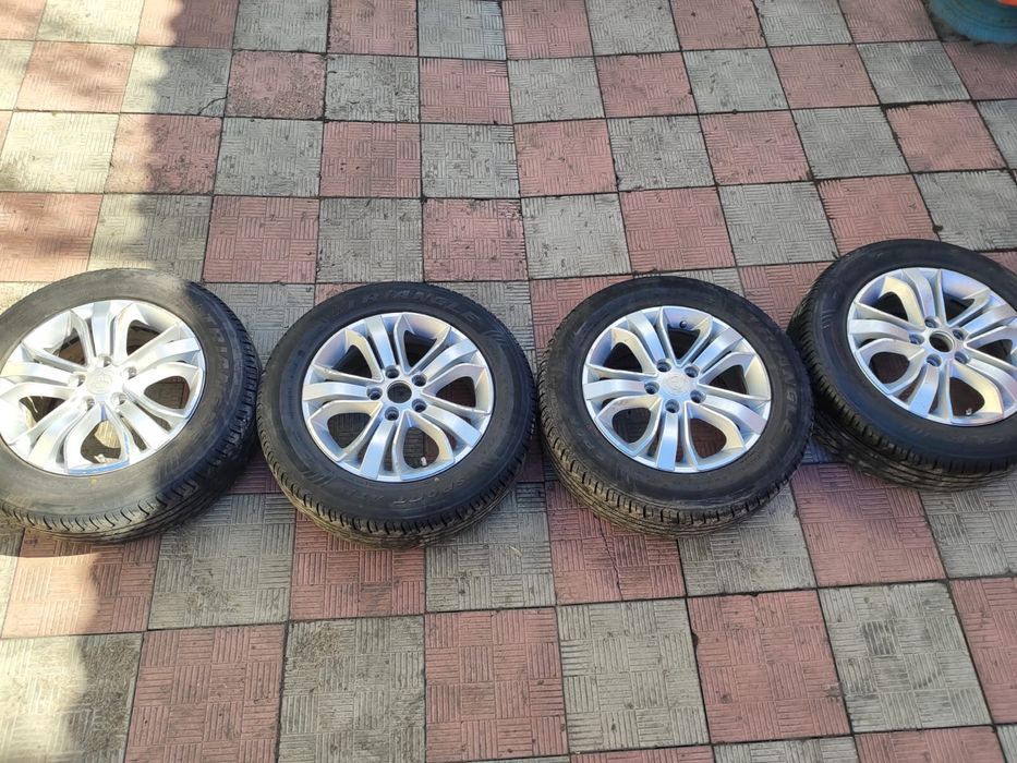 Продам Шины с дисками r16