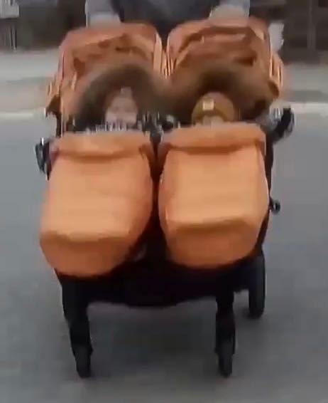 Коляска для двойня
