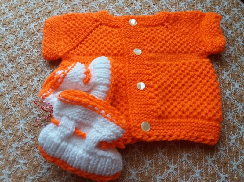 Бебешки плетени дрехи, елеци, терлици