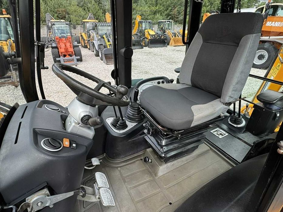 Экскаватор-погрузчик JCB MIDI CX Szybkozłącze