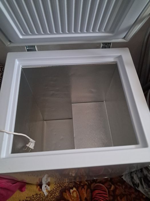 Новый 100 литрный морозильник