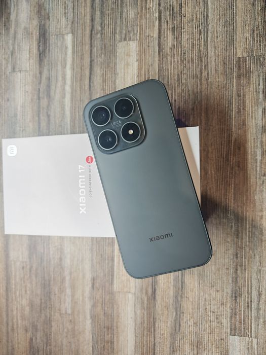 Нов* Xiaomi 17 5G 12 GB RAM 512 GB ROM 24 м гаранция