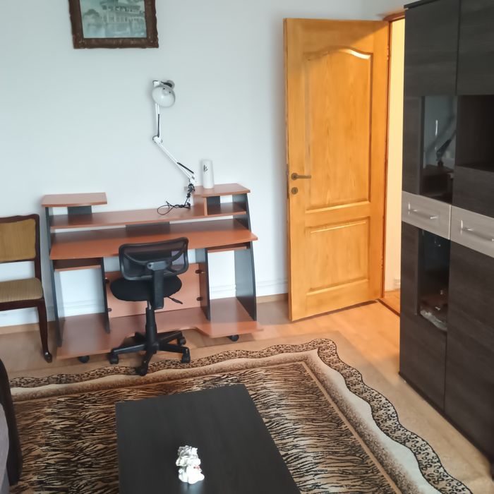 Ofer spre închiriere apartament cu 2 camere in Florilor Râșnov
