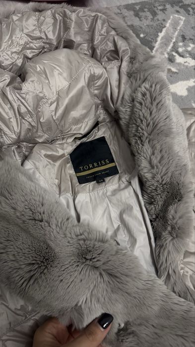 Продам куртку женскую