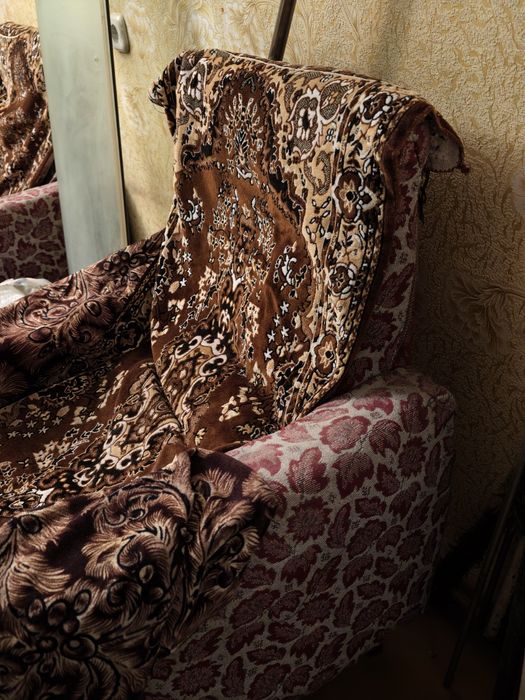 Срочно! Диван и два кресла. Самовывоз