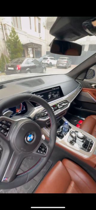 BMW X7 M60i 2022