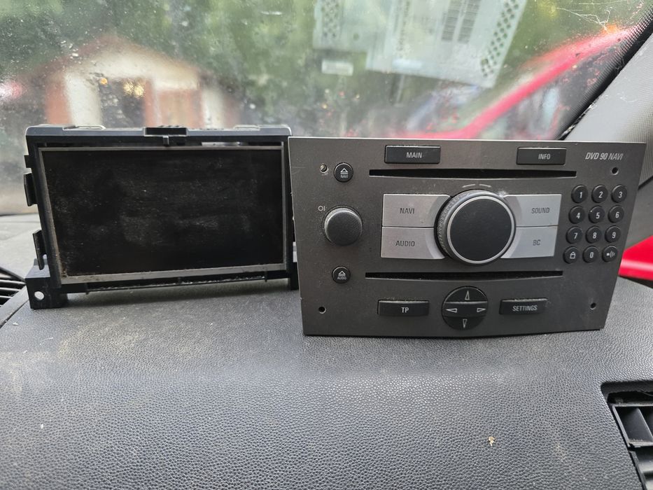 DVD 90 navi Цветен дисплей Опел Зафира Б Опел Астра Х