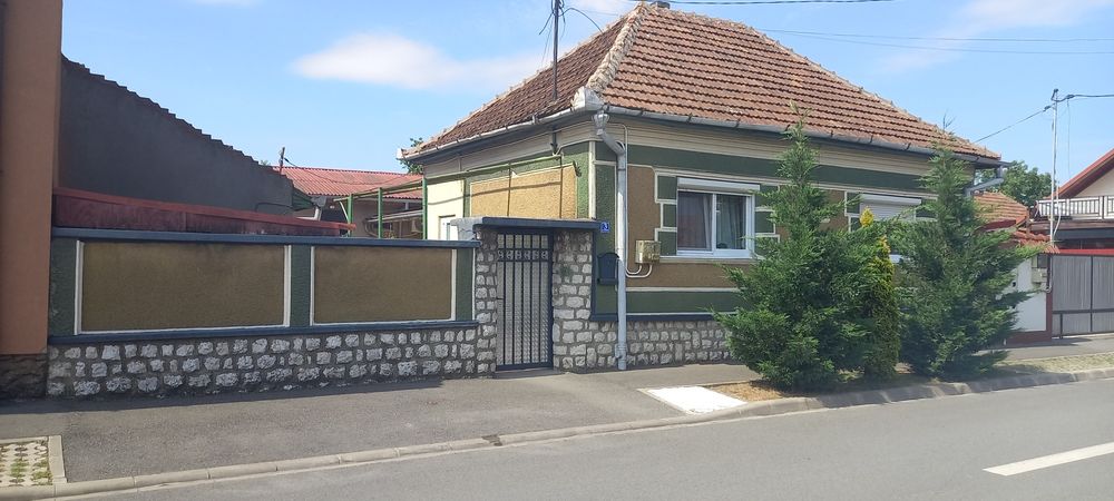 Casă  de  vânzare