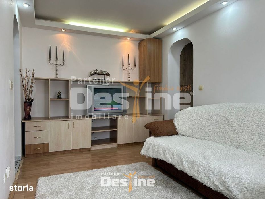 Podu Ros - Apartament 3 camere semidecomandat, MOBILAT si UTILAT