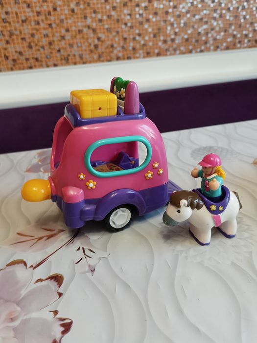 Развивающие игрушки для малышей.