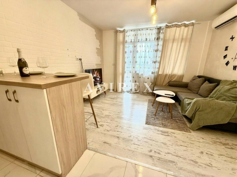 Дава се под наем Двустаен апартамент в Пловдив, Гагарин - 65 кв.м за 428.4 € - Снимка #1