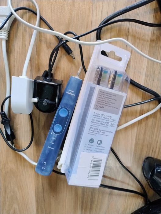 Vand pachet aspirator Rowenta, espressor Delonghi, aparat aburi Karcher SC3