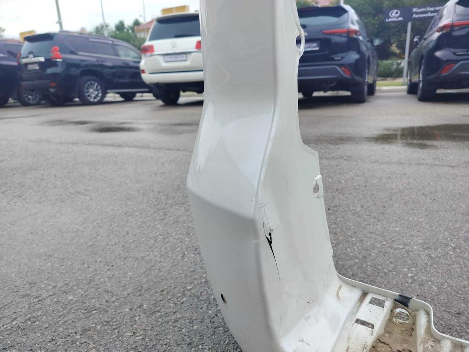 Бампер задний оригинал