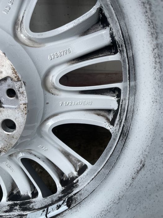 Летни гуми и джанти за BMW 5 Series (E60)