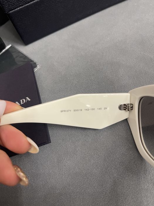 Дамски слънчеви очила Prada