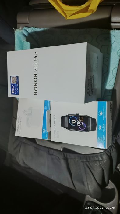 Honor 200 pro часы и наушники