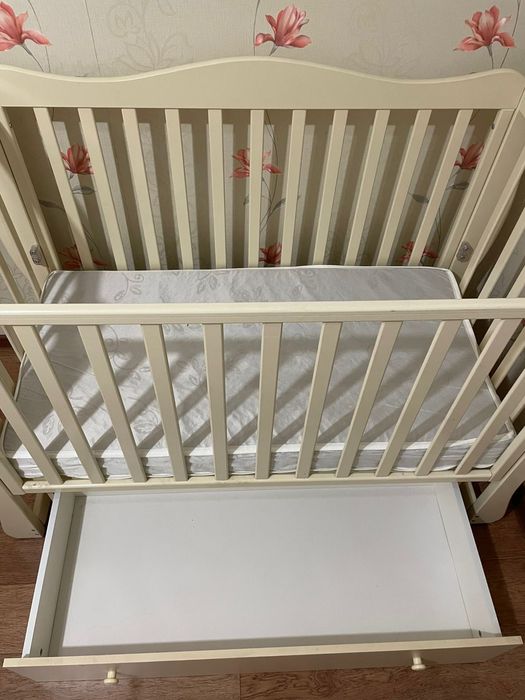 Детская кроватка