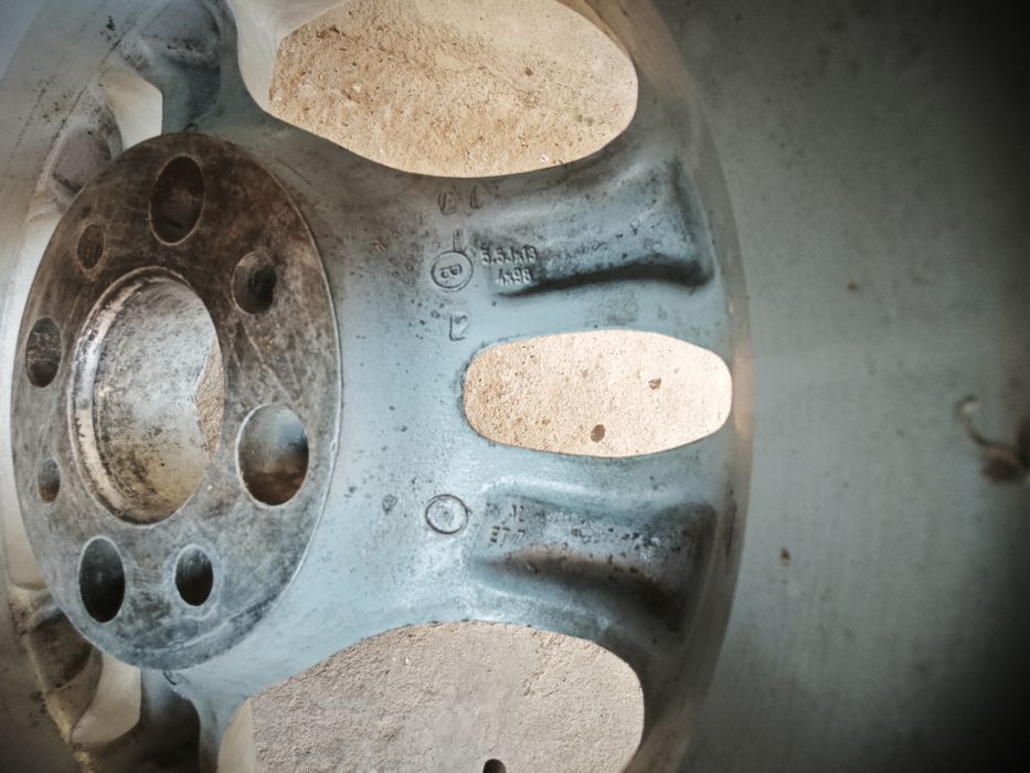 Диски литые легкосплавные с шинами от автомобиля R13