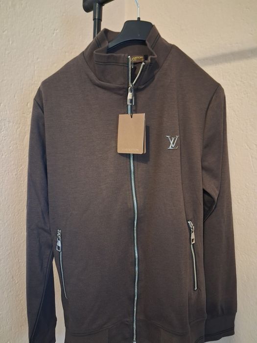 Екип на  LOUIS VUITTON
