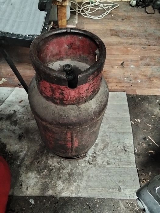 Продам газ балон