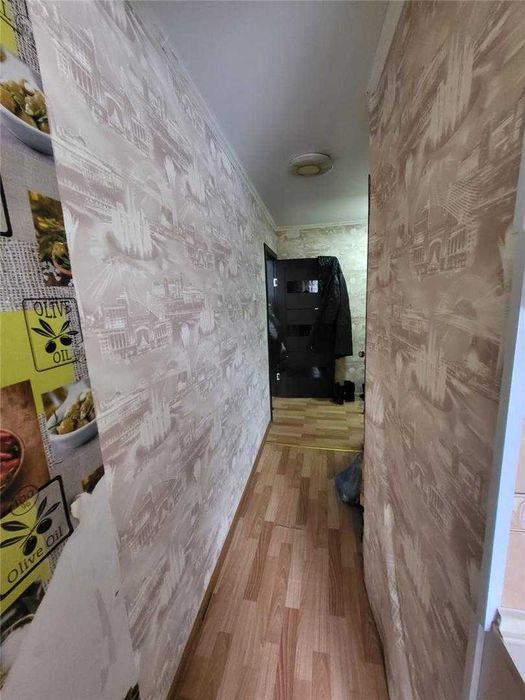 Продам 2 комнатную Абая 5 микрорайон