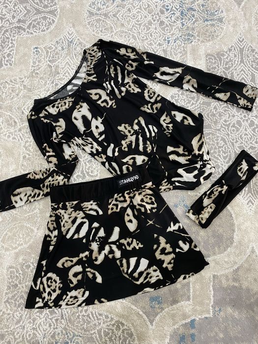 Комплект одежды для бальных танцев.