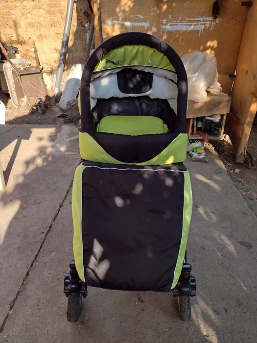 Комбинирана бебешка количка