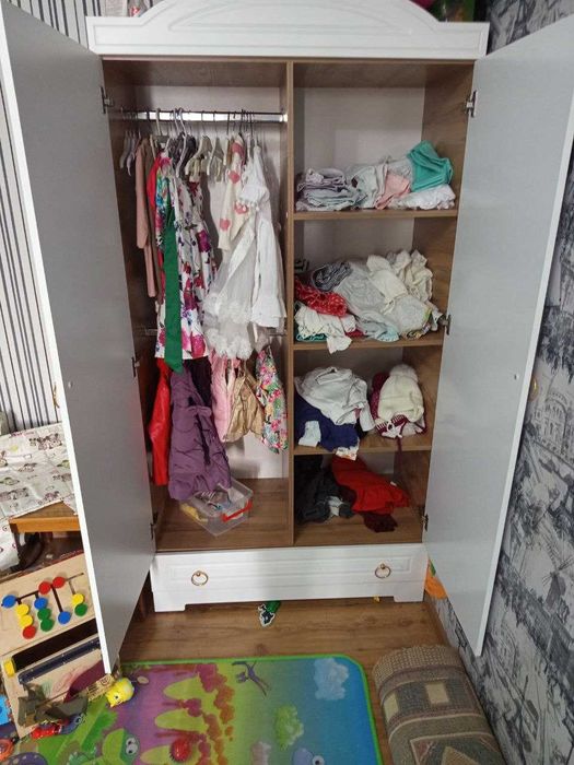 Шифоньер для детской спальни. Самовывоз.