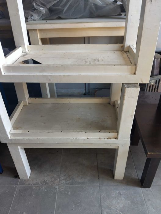 Маси ниски и столове