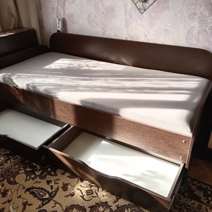 Кровать односпальная