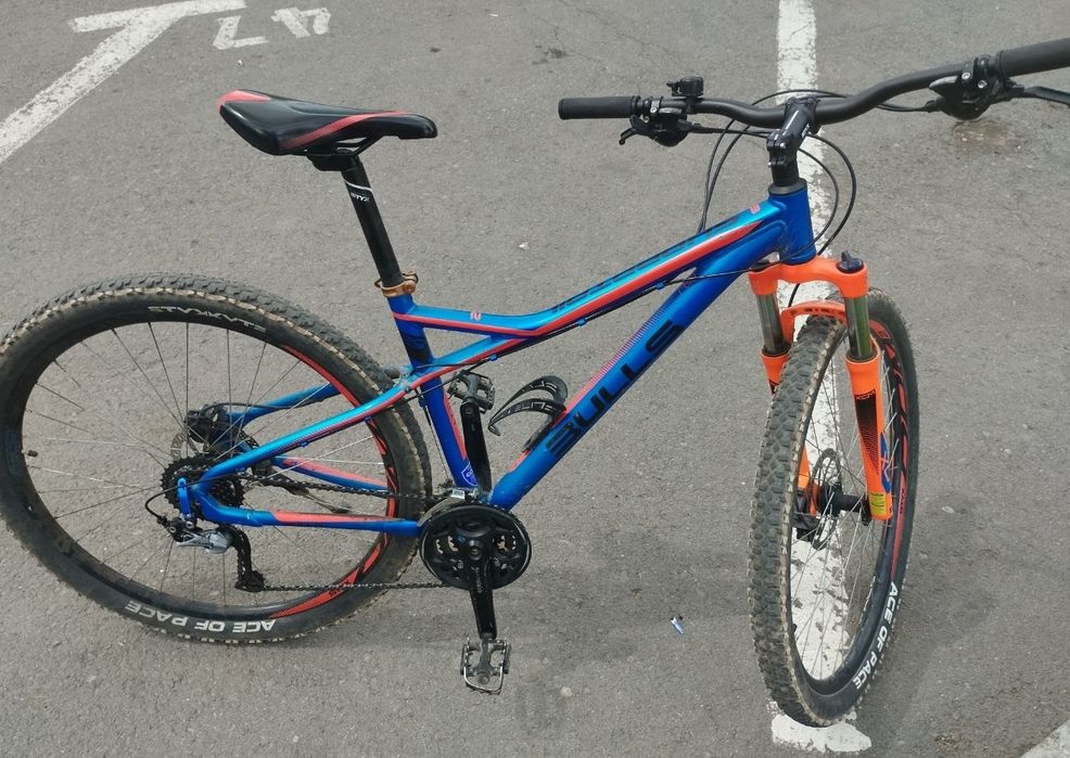 bicicleta marca Bulls cu roti pe 29