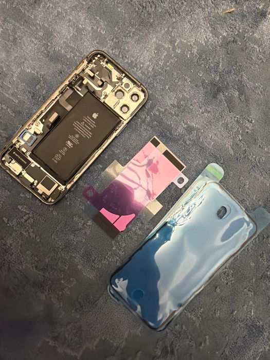 Коурпус в оригинале iphone 12pro