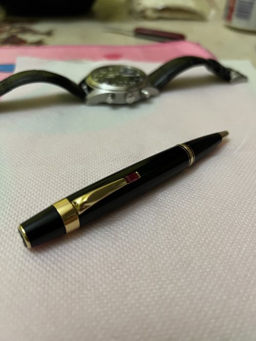 Pix Montblanc Rouge Ruby,trei inele aur cu logo in relief si rubin.