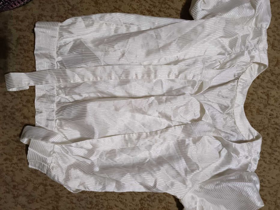 Кофточка беленькая